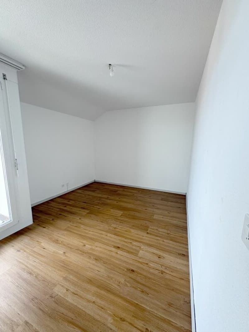 Appartement spacieux 4,5 pièces avec vue imprenable et 170 m² d'espace habitable (7)