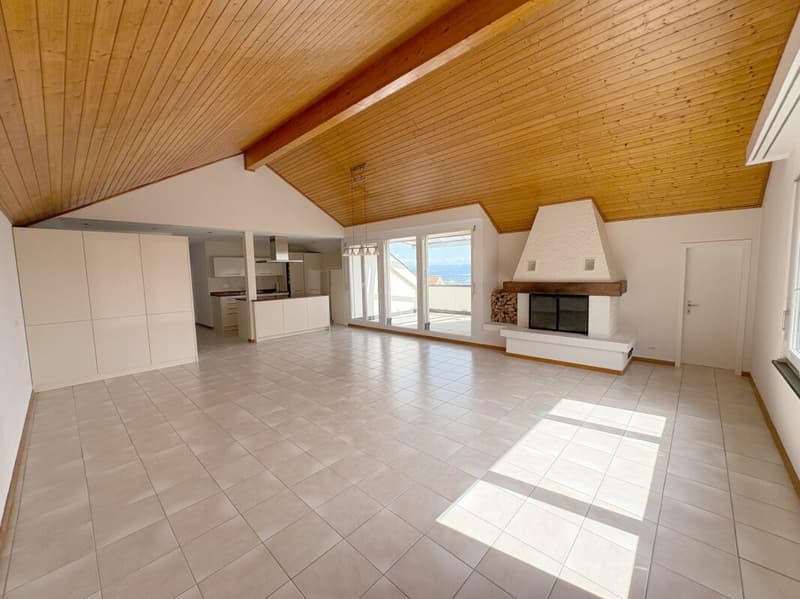 Appartement spacieux 4,5 pièces avec vue imprenable et 170 m² d'espace habitable (1)