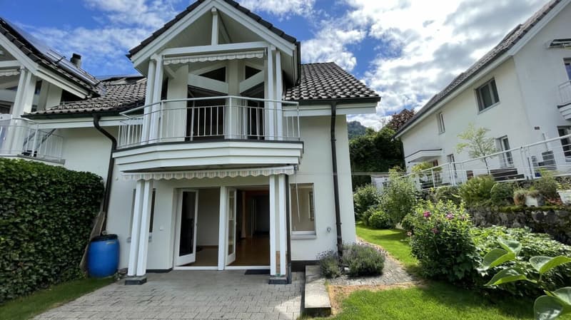 Casa angolare di 5,5 locali con vista molto bella e doppio garage (2)