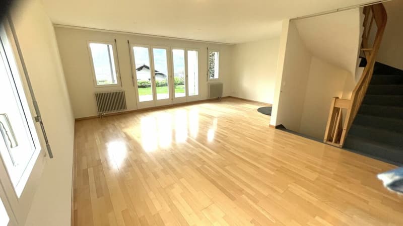 Casa angolare di 5,5 locali con vista molto bella e doppio garage (4)