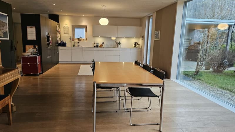Familiare e in posizione tranquilla vicino ad Aarau Grande casa (semi-) indipendente nella tranquilla Aarauerfeld a Suhr (2)