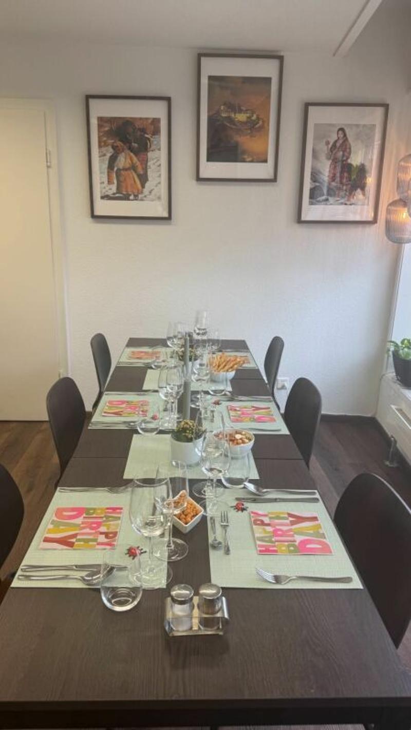 Tibetan-Asian take-away with 6 seats and expansion potential for sale (6)
