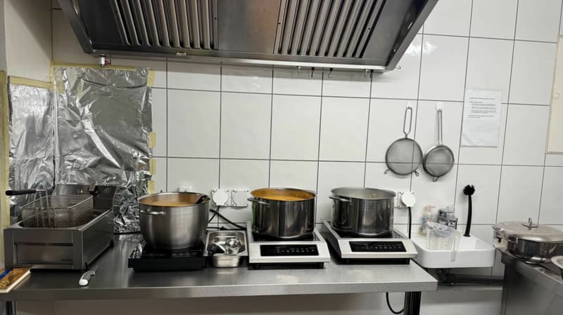 Tibetan-Asian take-away with 6 seats and expansion potential for sale (8)