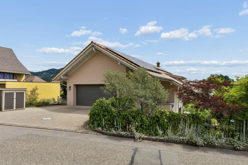 Exclusive new-build villa with designer kitchen - 35 minutes from Zurich (14)