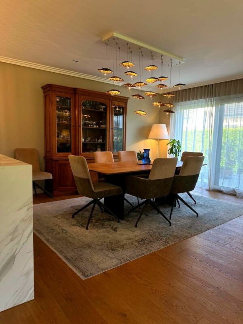Exklusive Neubau-Villa mit Designerküche - 35 Min. ab Zürich (2)