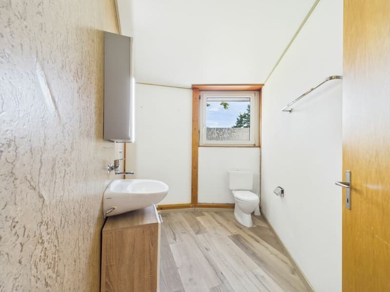 Chefs-d'œuvre architecturaux : Deux maisons rondes exclusives dans un excellent emplacement avec 150m2 chacune sur un terrain de 902m2, idéal pour une grande famille ou des investisseurs. (12)