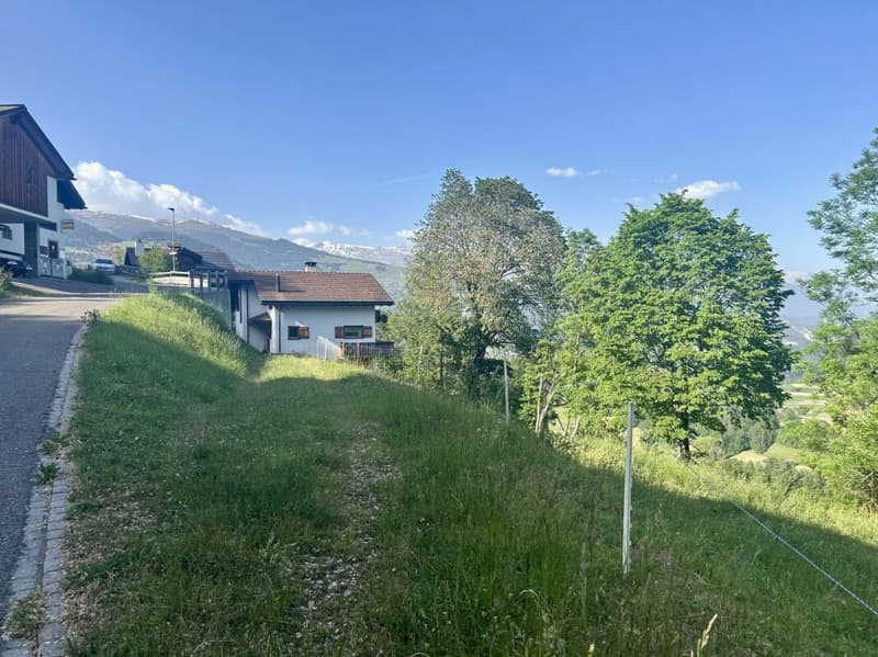Terrain de construction ensoleillé avec vue, espace pour 2 bâtiments : Deux maisons unifamiliales ou un vaste projet résidentiel (3)