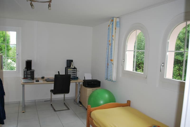Exclusive 8-room villa with pool (8)