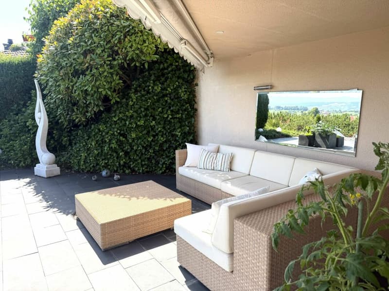 3.5 room terrace house in a quiet, sunny location with unobstructable views of Lake Zurich and the Alps (11)
