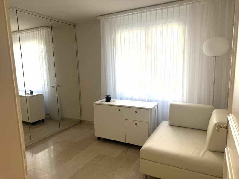 3.5 room terrace house in a quiet, sunny location with unobstructable views of Lake Zurich and the Alps (8)