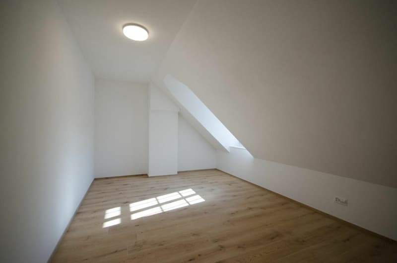 Attraktive 3.5-Zimmer-Dachwohnung mit Galerie (7)