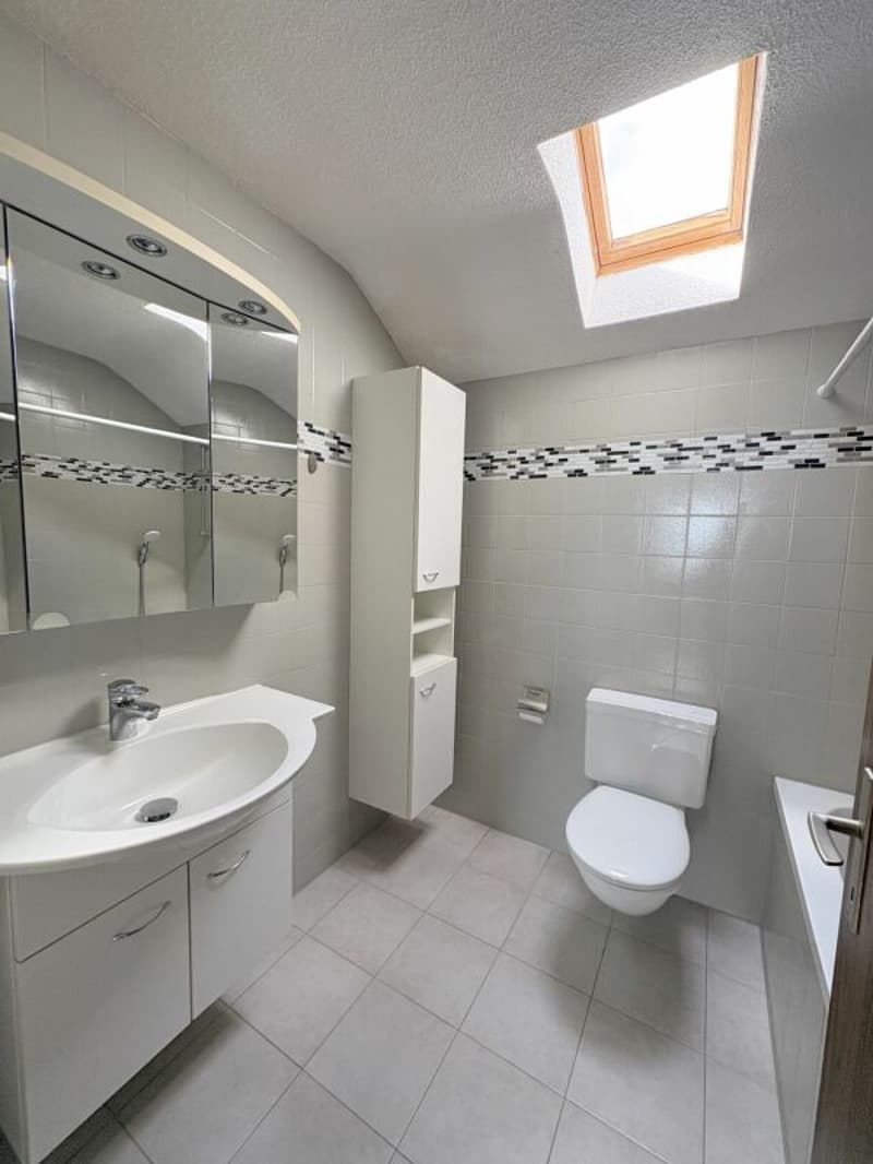 4.5-Zimmer-Wohnung mit traumhafter Aussicht und 170 m² Nutzfläche (4)