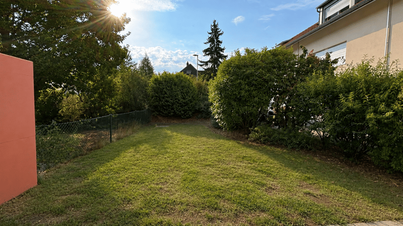 Modernes Doppeleinfamilienhaus mit Garten an bester Lage (11)