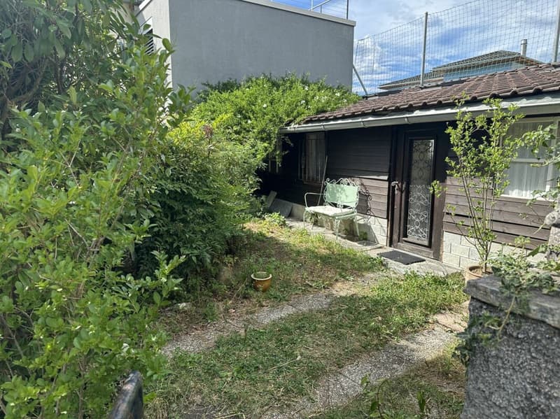 Tessiner Haus auf dem Hügel Artore in Bellinzona renoviert, mit Atelier und Garten (13)