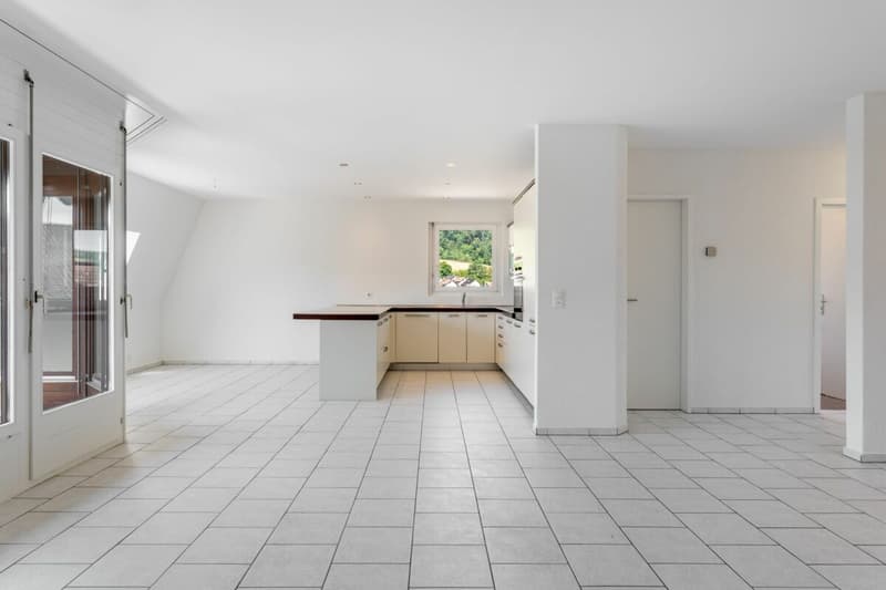 TOP Preis - sehr grosse Wohnung direkt an der Grenze zu Sissach (2)