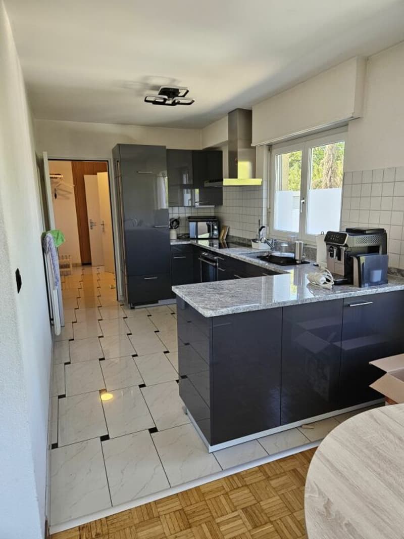 Gepflegte 4.5-Zimmer-Wohnung mit Balkon und schöner Aussicht in Liestal (4)