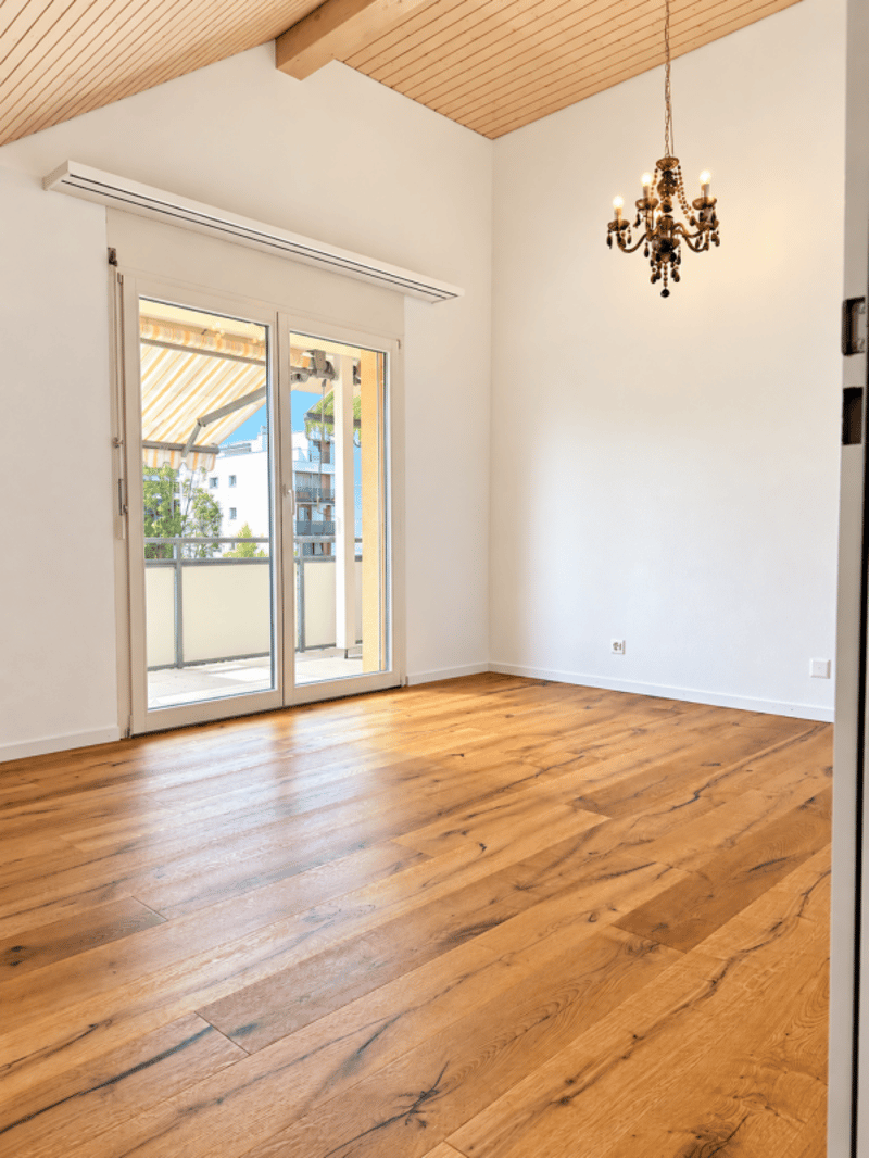 Exklusive 5.5-Zimmer-Dachwohnung mit ca. 160 m² - direkter Liftzugang, Kamin & 4 Tiefgaragenplätze (11)