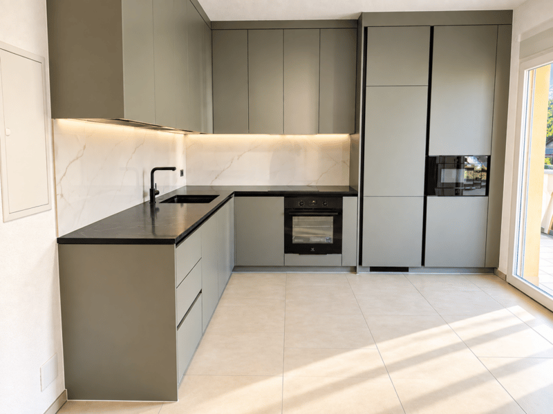 Exklusive 5.5-Zimmer-Dachwohnung mit ca. 160 m² - direkter Liftzugang, Kamin & 4 Tiefgaragenplätze (3)