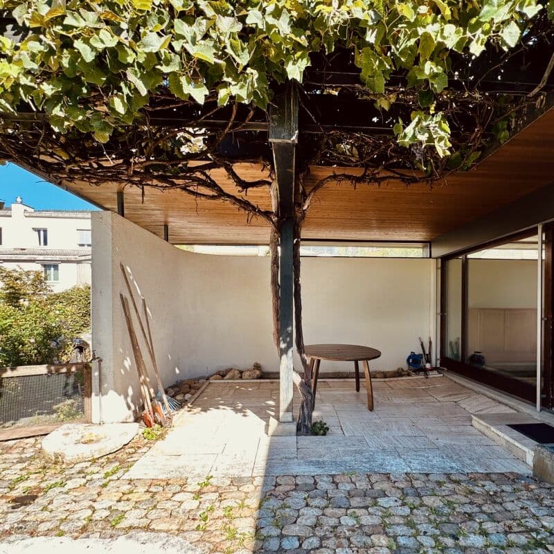 Freistehendes 7-Zimmer-Einfamilienhaus mit Pool und Weitsicht (7)