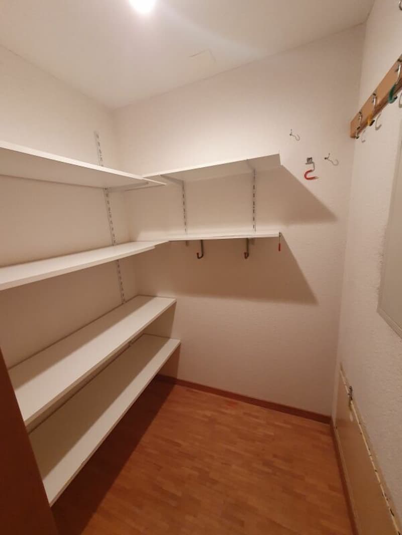 Platzwunder 4 1/2 plus 1 Zimmer 17m2 mit sep. Eingang (12)