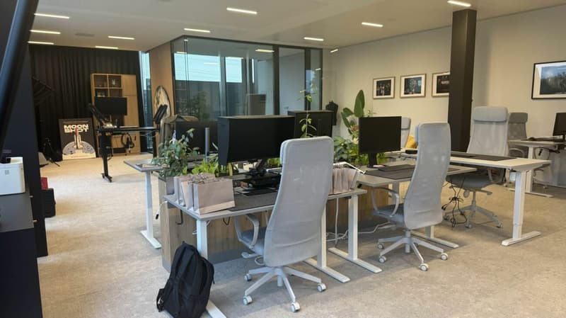 116 m² Büro mit eigener Teeküche und zwei Tiefgaragenplätzen in Rotkreuz (8)