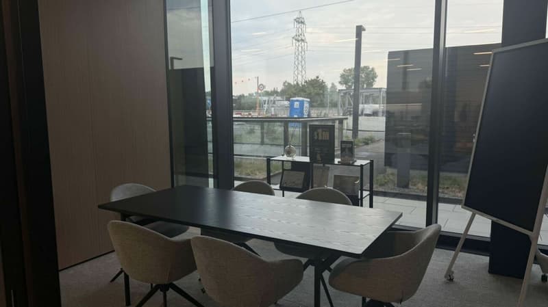 116 m² Büro mit eigener Teeküche und zwei Tiefgaragenplätzen in Rotkreuz (6)