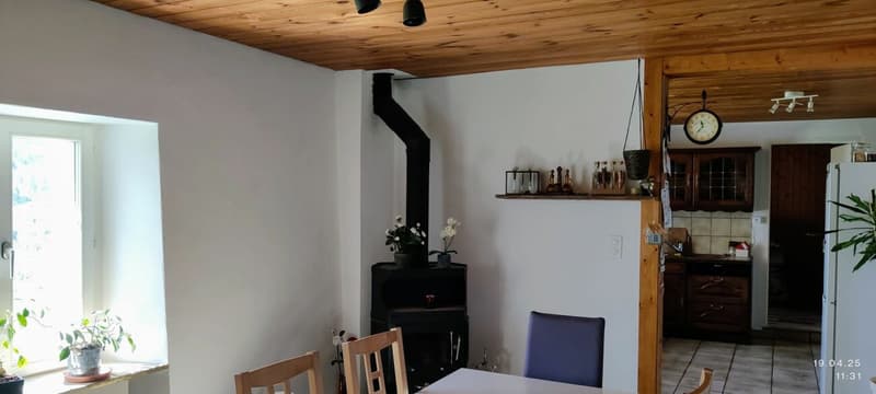 Charmantes Jurahaus mit drei Wohnungen, Ausbaupotenzial und Baulandreserve (5)