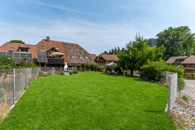 Grosses Haus | renoviert | viel Garten | 3 Garagenboxen | Büro | Werkstatt | Partyraum | 66 m² Dachstock im Edelrohbau | Einlegerwohnung möglich (19)