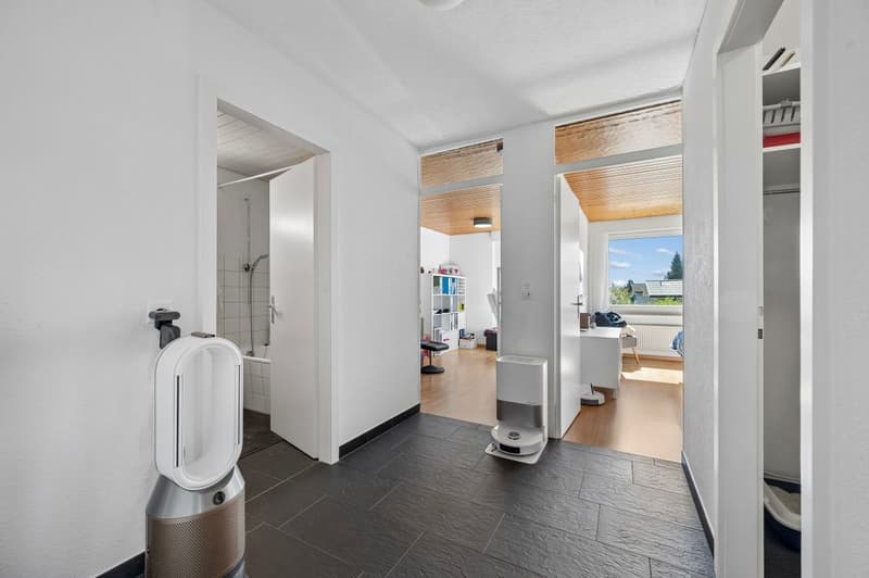 Well-maintained 4.5-room apartment with balcony and panoramic view (11)