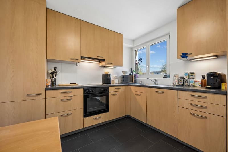 Well-maintained 4.5-room apartment with balcony and panoramic view (12)