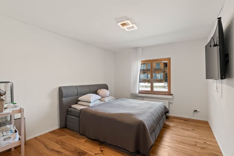 Modern converted 4.5-room apartment with 135 m² living space (11)