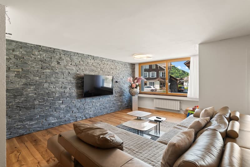 Modern converted 4.5-room apartment with 135 m² living space (1)