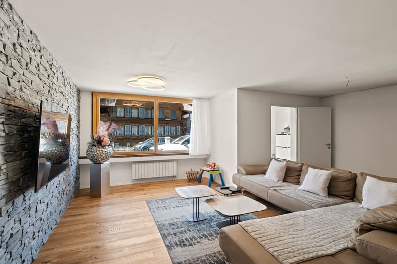 Modern converted 4.5-room apartment with 135 m² living space (7)