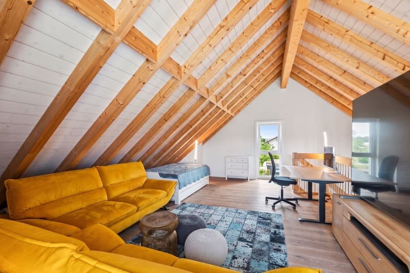 5.5-Zimmer-Maisonette: 146 m² Wohnkomfort mit Galerie, Terrasse und Weitsicht (12)