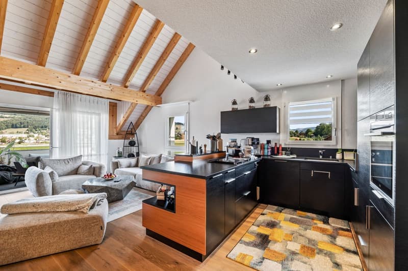 5.5-Zimmer-Maisonette: 146 m² Wohnkomfort mit Galerie, Terrasse und Weitsicht (7)