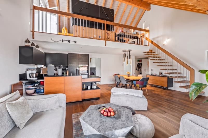 5.5-Zimmer-Maisonette: 146 m² Wohnkomfort mit Galerie, Terrasse und Weitsicht (6)