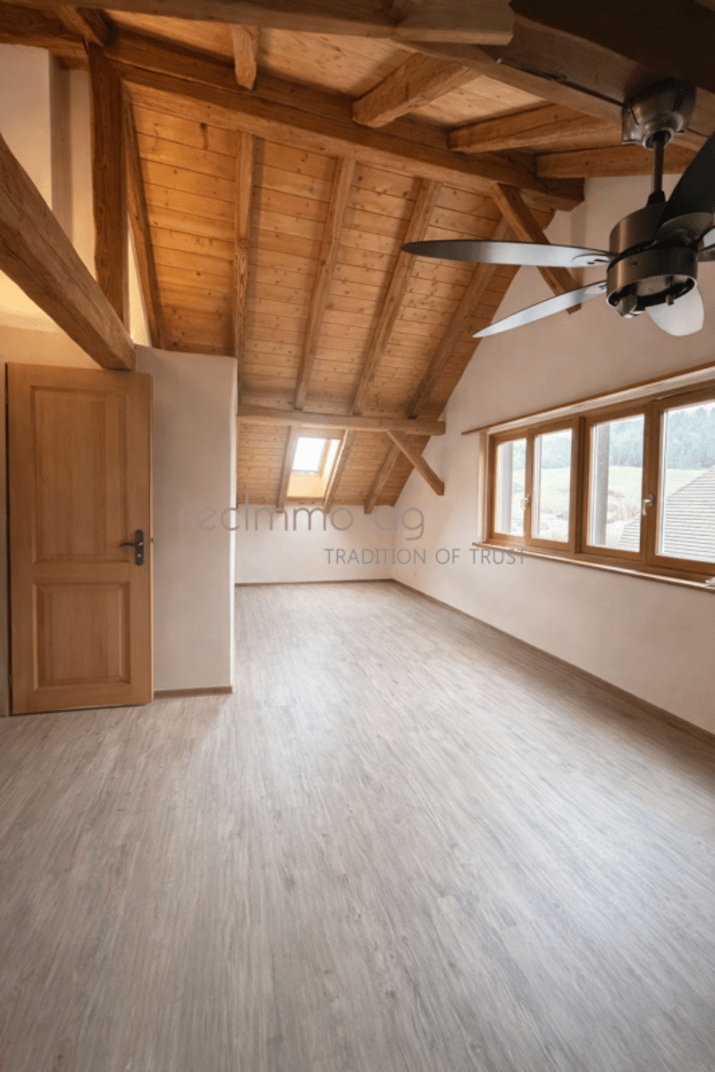 Charmante Doppelhaushälfte mit Fachwerkcharme, Garten & 170 m² Wohnfläche (6)