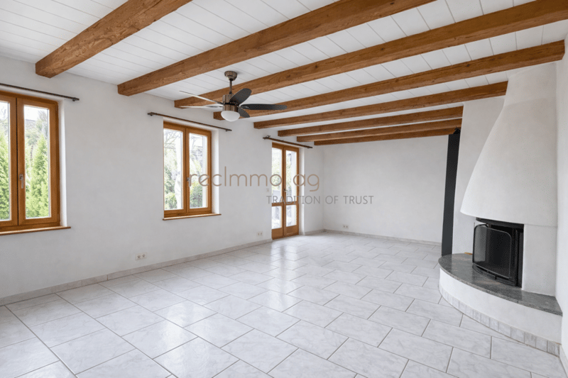 Charmante Doppelhaushälfte mit Fachwerkcharme, Garten & 170 m² Wohnfläche (3)