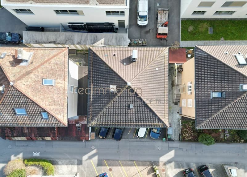 Attraktives Mehrfamilienhaus mit Entwicklungspotenzial in zentraler Lage von Kriens (2)