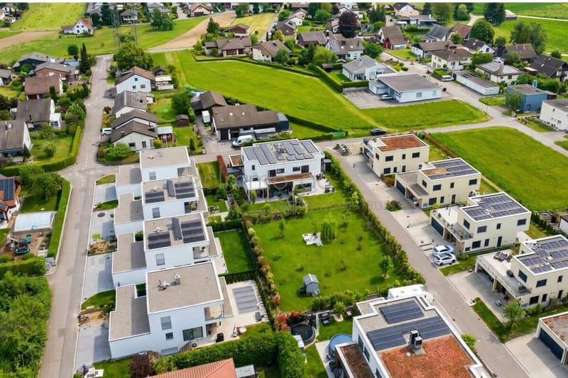 Modern 5.5-room single-family house with Minergie-P standard in a quiet location in Koblenz (16)