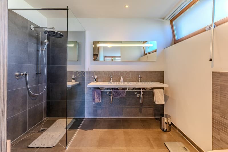 Exclusive 4.5-Room Terrace Apartment with Panoramic Views in Biberstein (7)