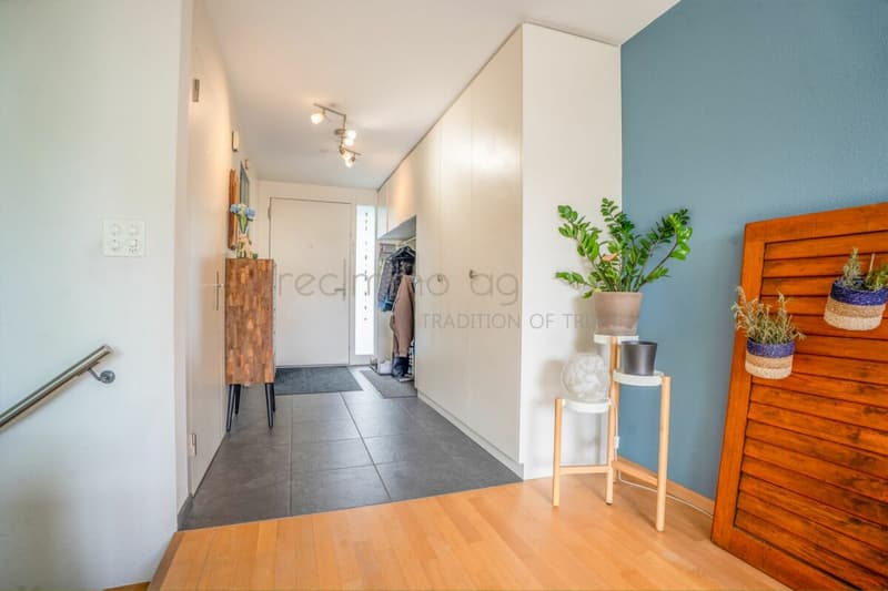 Family-friendly 6.5-room row house with garden and direct access to the underground garage in Obfelden (6)
