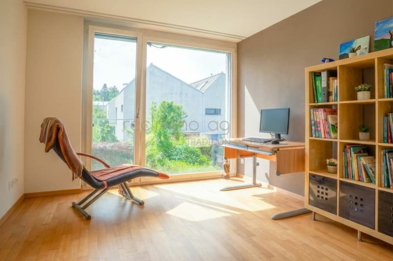 Family-friendly 6.5-room row house with garden and direct access to the underground garage in Obfelden (12)
