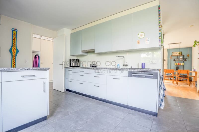 Family-friendly 6.5-room row house with garden and direct access to the underground garage in Obfelden (9)