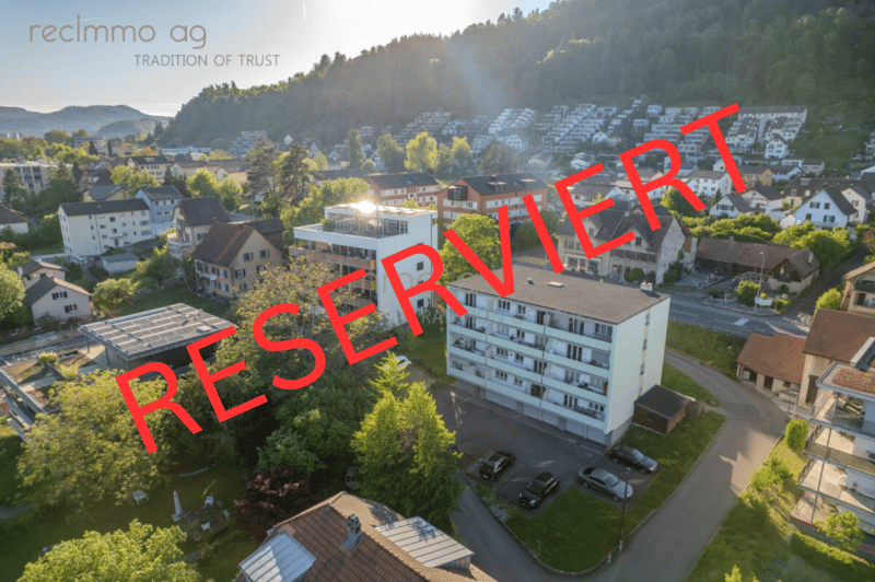 Frisch sanierte 2.5-Zimmer-Wohnung im Baurecht mit Balkon und Garagenplatz in Brugg (1)