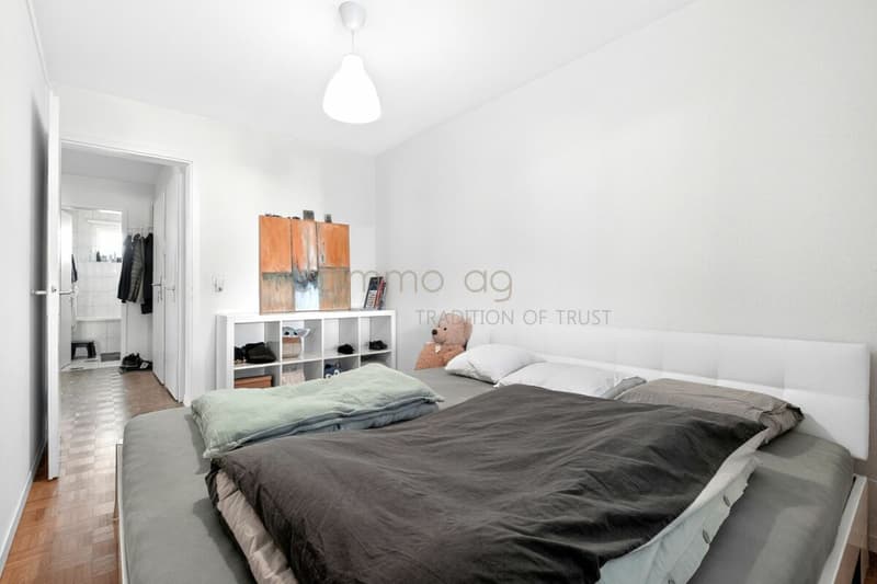 Charmante 4.5-Zimmer-Wohnung mit grosser Terrasse, Gartenanteil und Weitsicht (8)