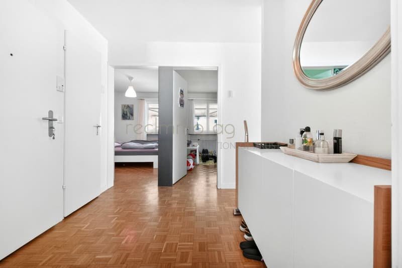 Charmante 4.5-Zimmer-Wohnung mit grosser Terrasse, Gartenanteil und Weitsicht (6)