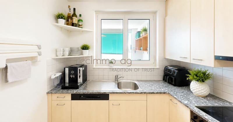 Gepflegte 3.5-Zimmer-Wohnung mit verglastem Balkon und Weitsicht (5)