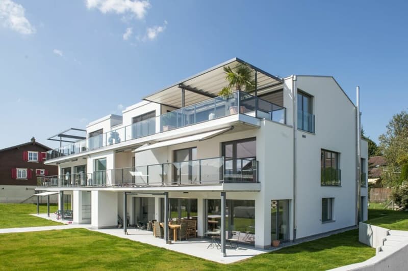 Appartement de jardin exclusif 5.5 pièces avec un niveau de finition haut de gamme à Einsiedeln (1)