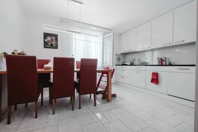 Appartamento in proprietà di 4,5 locali con balcone coperto a Cham (3)